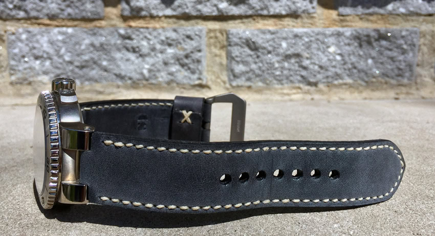 Oris Aquis Titan on Storm Blue leather with natural stitching. © Jonathan Philpot