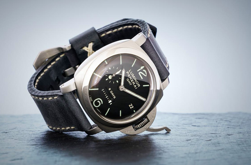 Panerai 233 on Storm Blue leather with Natural stitching. © Martin Tyler