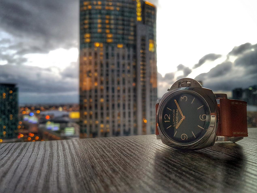 Panerai 372 on Horween Derby leather with natural stitching. © Andrew Tse