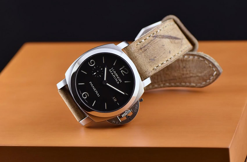 Panerai 312 on African Kudu leather with natural stitching. © Patrick Bernardez