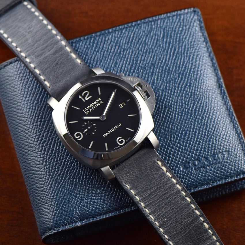 Panerai 312 on Storm Blue leather with natural stitching. © Patrick Bernardez