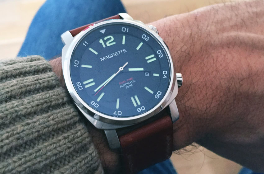 Magrette Dual time on Teak leather with light brown stitching. © Nicolas Petit