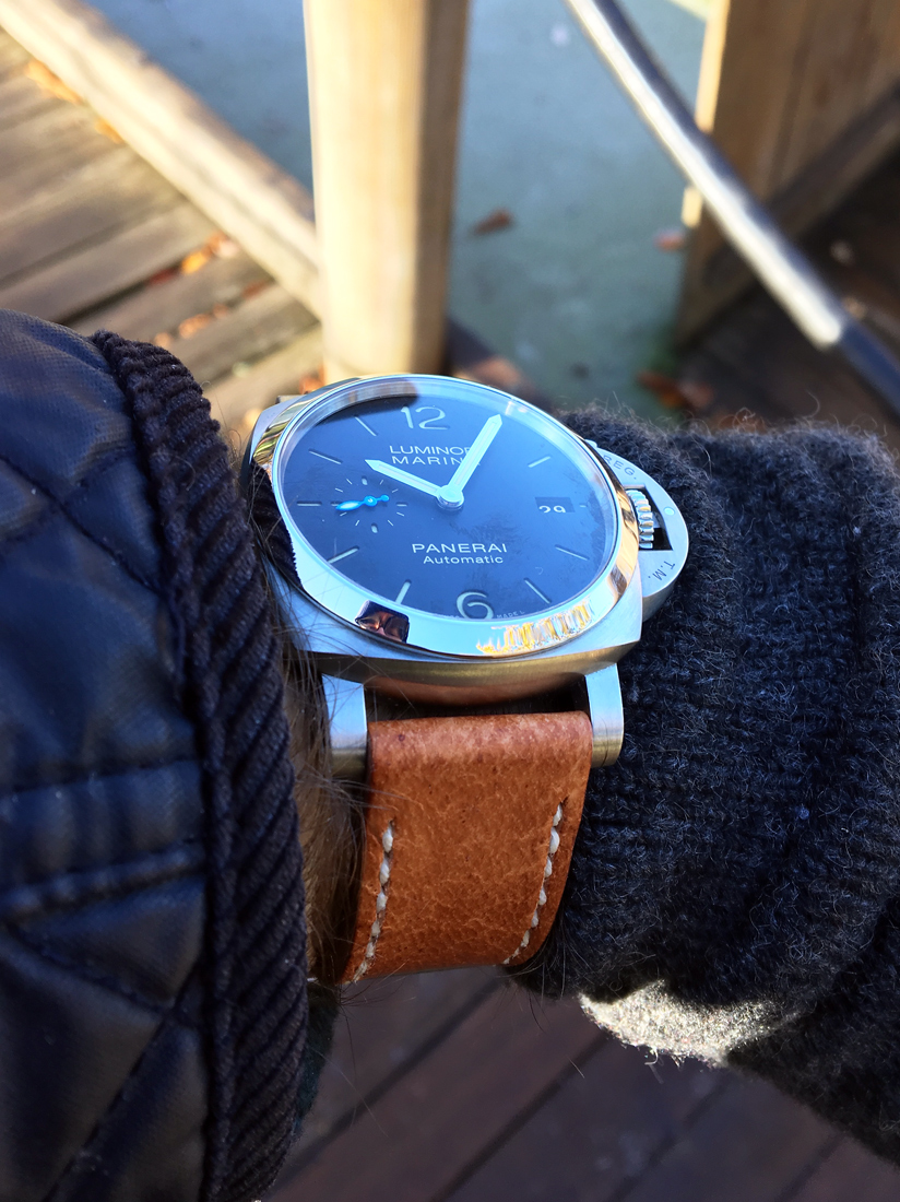 Panerai 1392 on Vintage Stag leather with natural stitching. © Simon Kendrew