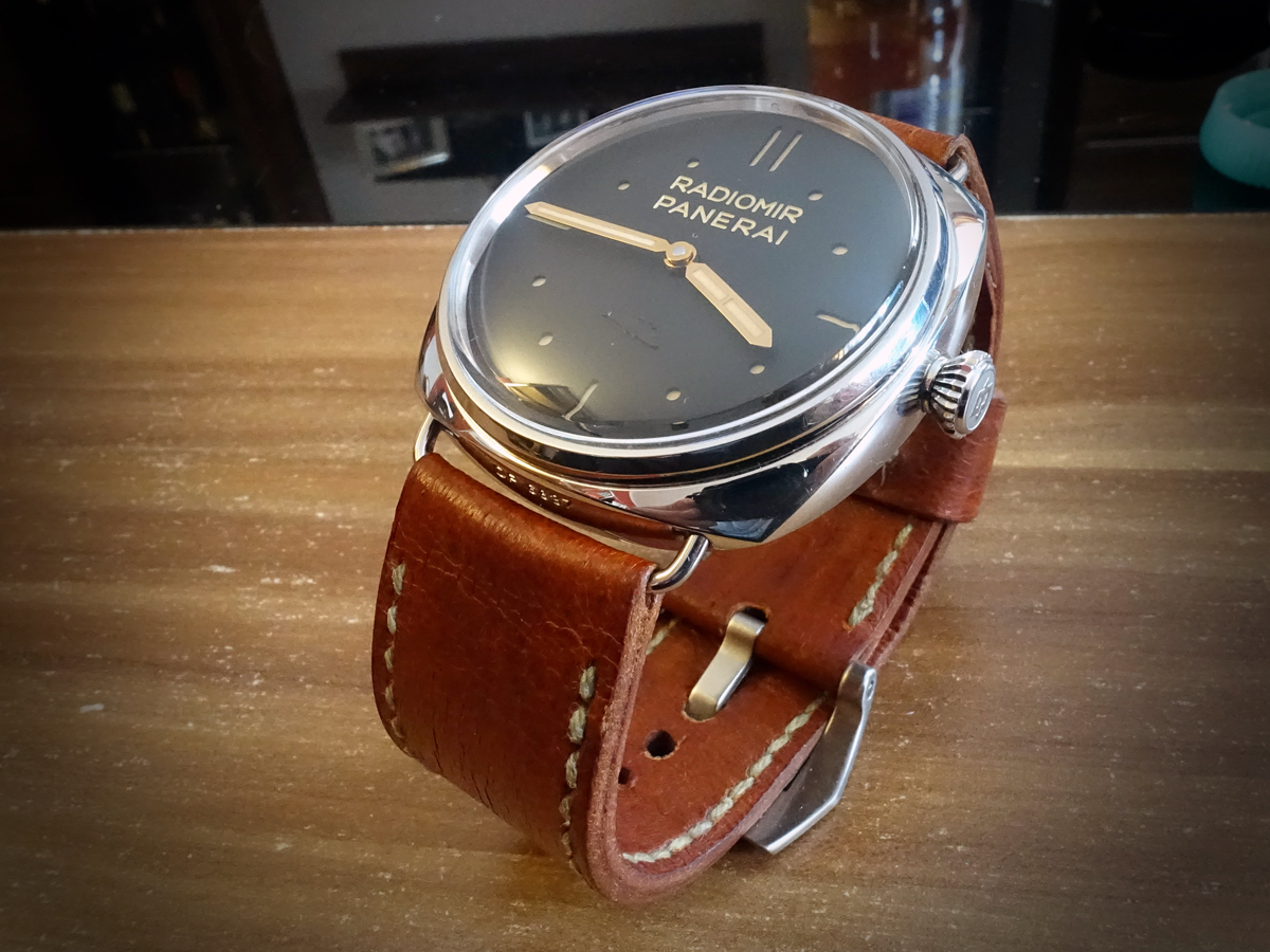 Panerai 425 on Vintage Stag leather with natural stitching. © Christian Pink