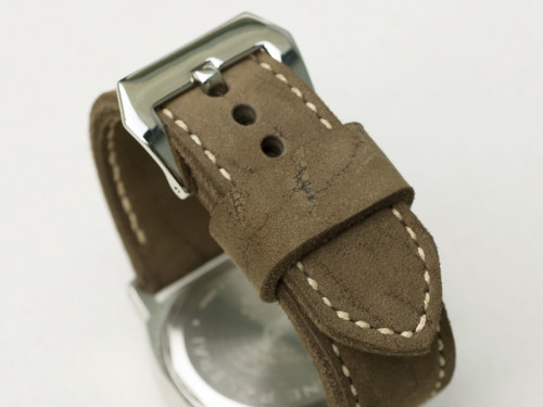 Hunter leather with natural stitching