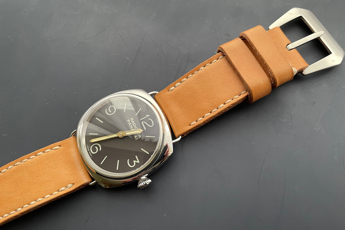 Panerai 232 on Horween Essex leather with natural stitching. © Phil Cheah
