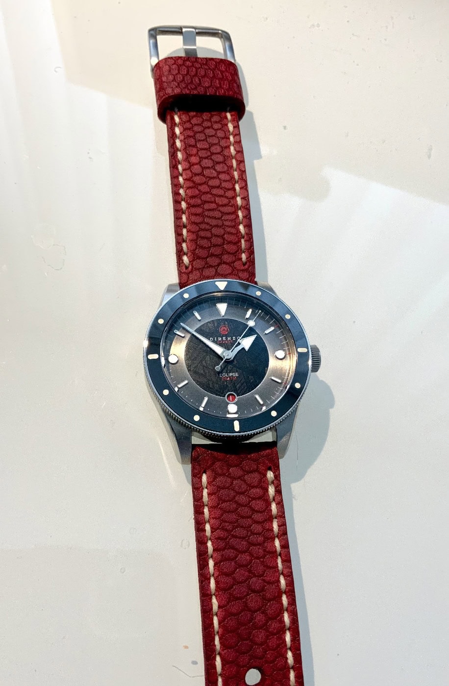 Direnzo DRZ03 VZ Meteorite on Serpent leather with natural stitching. © Marcel Schmid