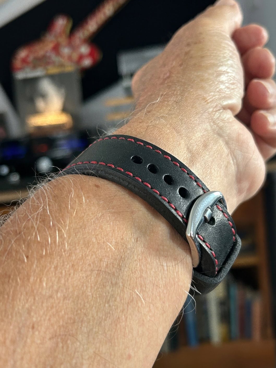 Nero leather with red stitching. © Keith Wilson