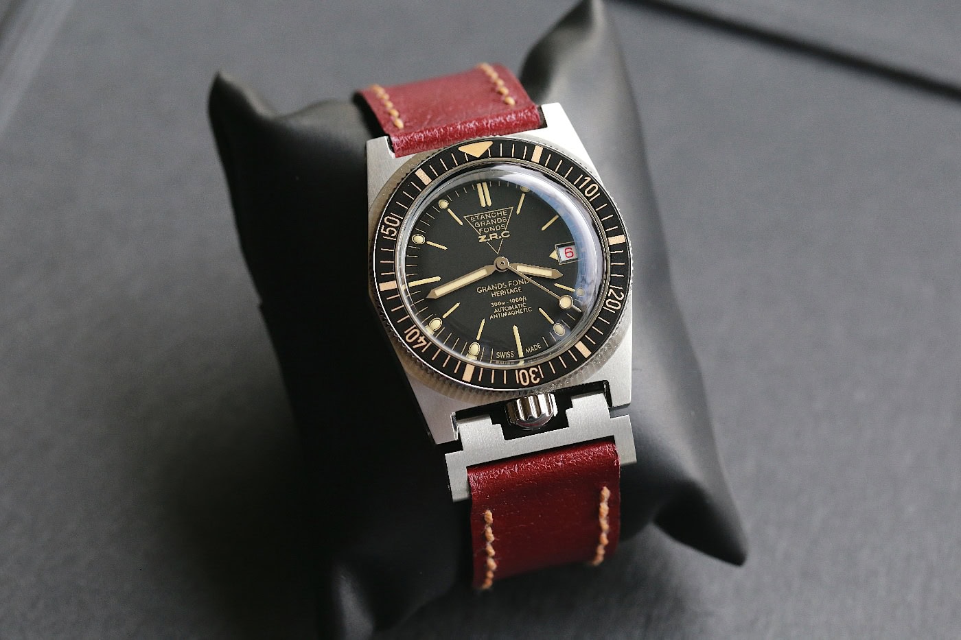 ZRC on Cherry Bomb leather with butterscotch stitching. © Paul Jozefek